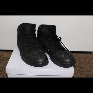 Black Air Force 1’s worn twice